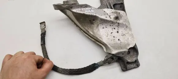 BMW 5 E60 E61 Engine mounting bracket 6770940 6769140