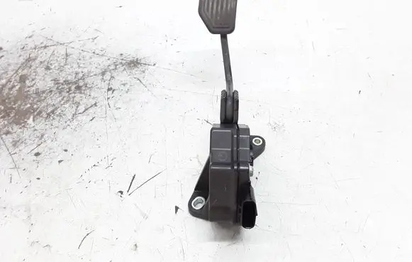 Toyota RAV 4 (XA30) Accelerator throttle pedal 7811042030