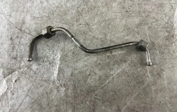 Opel Astra H Fuel injector supply line/pipe 