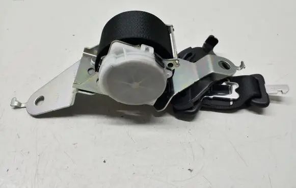 Lexus NX Middle seatbelt (rear) Q084601 7J5440 Q076216