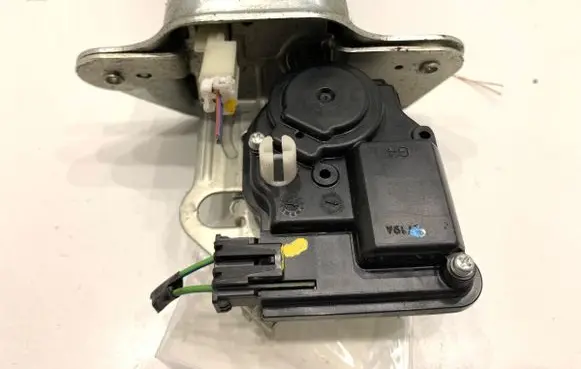 Dodge Journey Tailgate exterior lock 