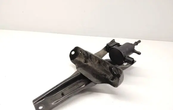 Other engine bay part