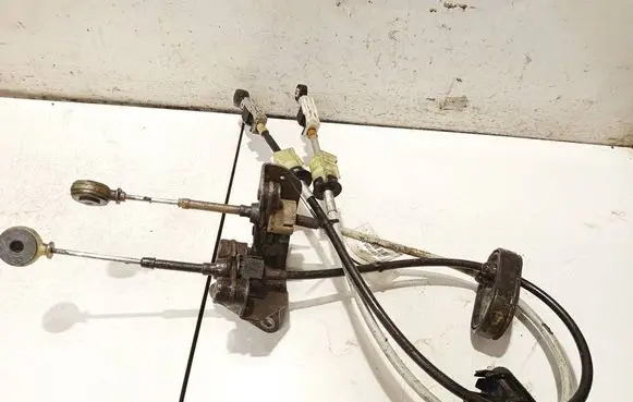 Opel Signum Gear shift cable linkage 55351918