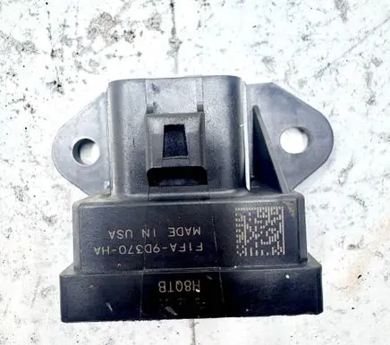 Ford Focus Fuel pump relay F1FA9D370HA
