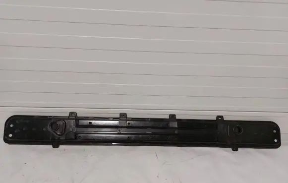 Radiator mount bracket