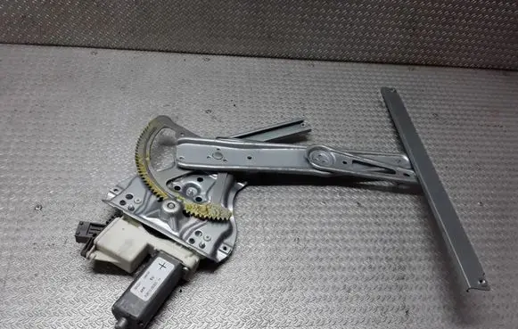 Toyota Avensis T250 Front door window regulator with motor 6981005050