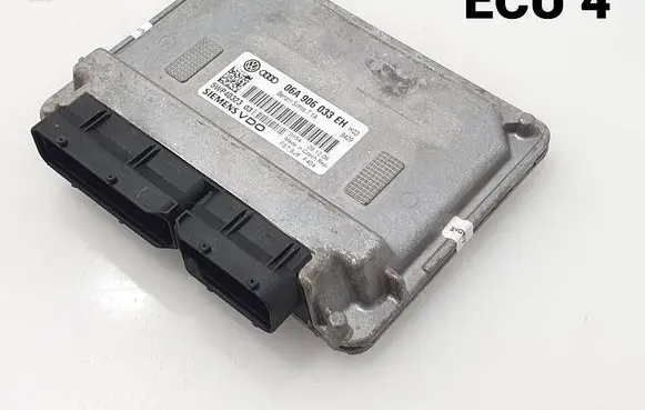 Audi A3 S3 8P Engine control unit/module 06A906033EH 5WP40323