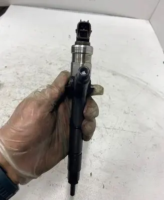 Nissan Primera Fuel injector 16600AU600 07D00198