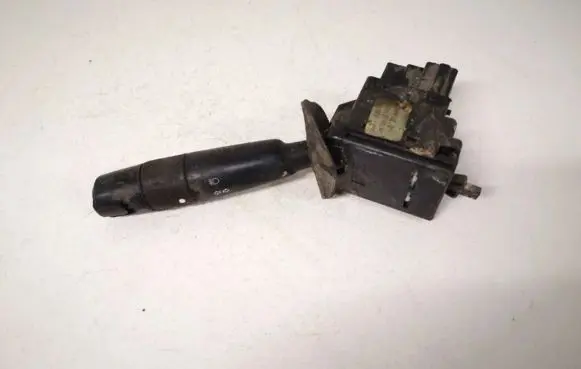Peugeot 605 Indicator stalk 9606379077
