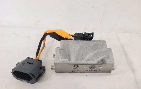Volkswagen PASSAT B7 Voltage converter inverter 3AA907155