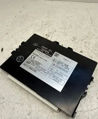 Lexus GS 300 350 430 450H Door central lock control unit/module 8999030040 2325002022 ETC093LND0166