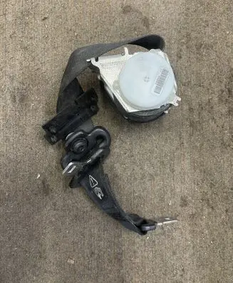 Ford S-MAX Middle seatbelt (rear) 611B68N