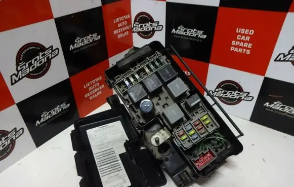Volvo V70 Fuse module 30797010