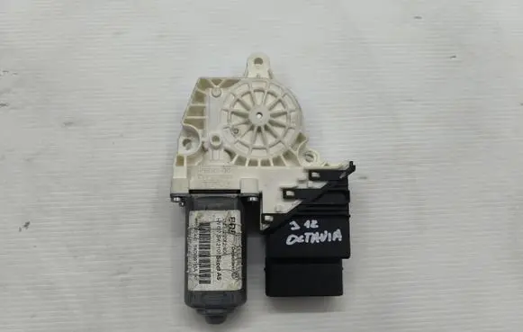 Skoda Octavia Mk2 (1Z) Rear door window regulator motor 5K0959703A