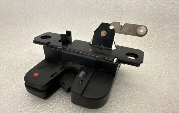 Volkswagen Touareg I Tailgate/trunk/boot lock/catch/latch 7L6827505
