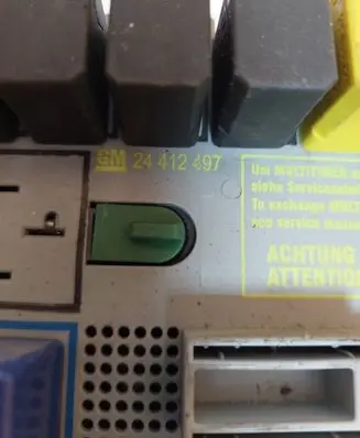 Opel Zafira A Fuse box set 24412497