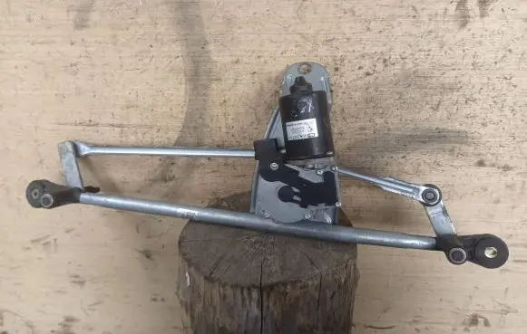 BMW X5 E53 Front wiper linkage and motor 6913007