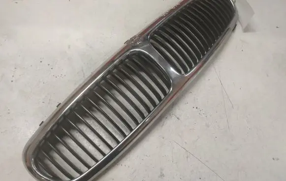 Jaguar X-Type Front bumper upper radiator grill