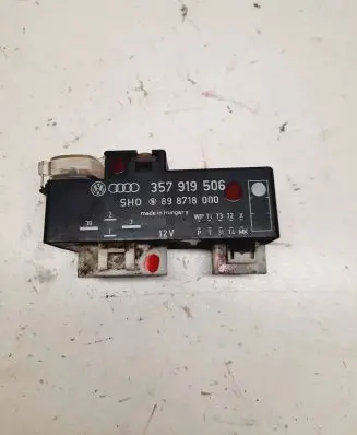 Seat Alhambra (Mk1) Coolant fan relay 357919506 898718000