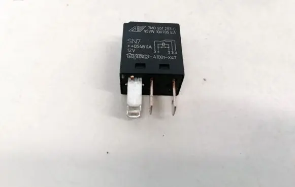 Audi A3 S3 8V Other relay 7M0951253C 95VW10K705EA