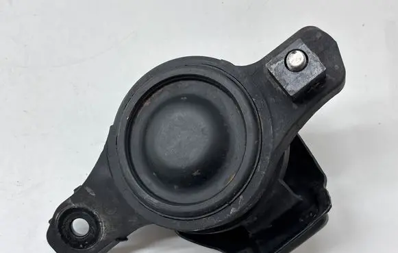 Subaru Outback (BT) Engine mount bracket 41022FL01A