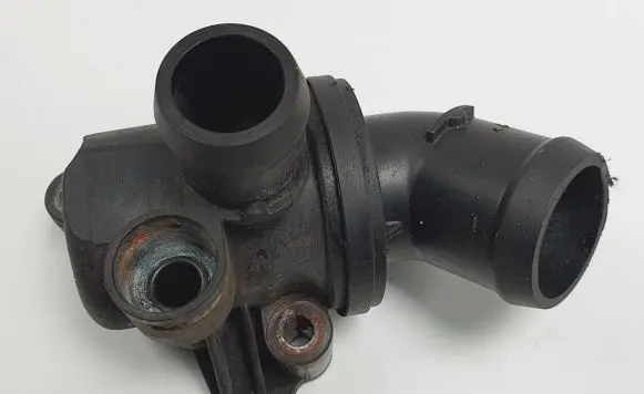 Mercedes-Benz A W169 Thermostat housing A2662030475