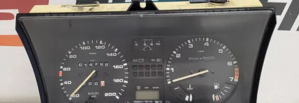 Volkswagen Golf II Speedometer (instrument cluster) 927296