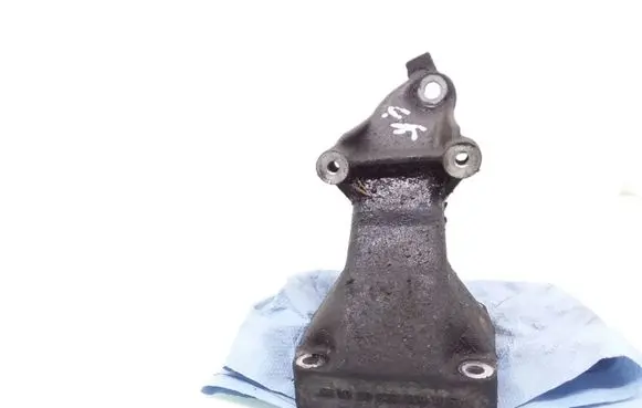 Mercedes-Benz CLK A209 C209 Engine mounting bracket A6112230704
