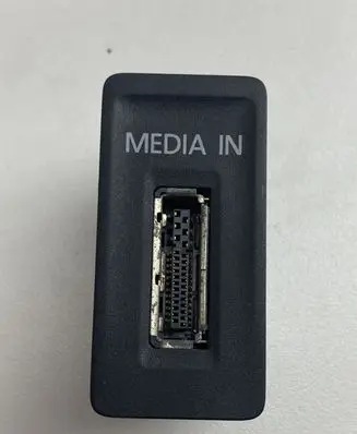 Volkswagen Golf VII USB socket connector 5G0035222A