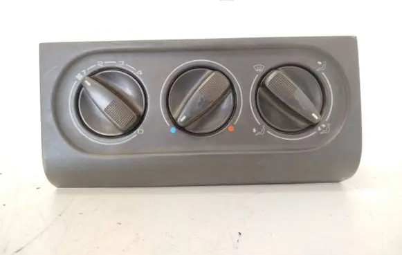 Volkswagen PASSAT B4 Climate control unit 357819045A 357820045