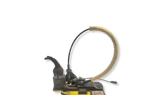 Volvo XC70 Rear door lock 8650552
