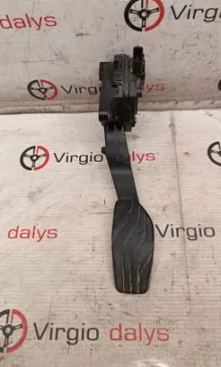 Accelerator throttle pedal