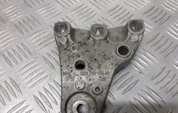 Skoda Fabia Mk1 (6Y) Engine mounting bracket 6Q0199185N