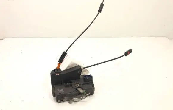 Opel Corsa C Front door lock 13154791