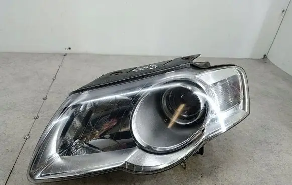 Volkswagen PASSAT B6 Headlight/headlamp 20A734