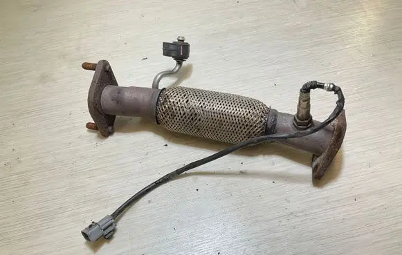 Hyundai Tucson TL Muffler pipe connector clamp 