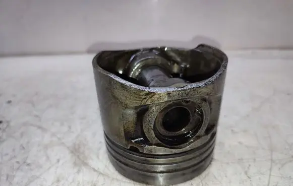 Mitsubishi L200 Piston 