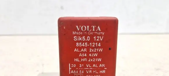 Toyota RAV 4 (XA30) Tow bar relay E1021475