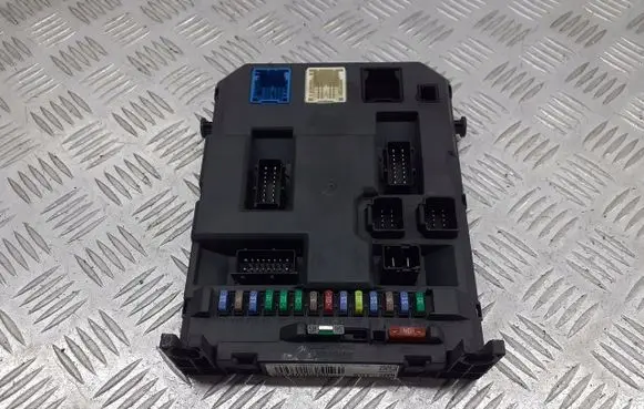 Peugeot 207 High voltage junction box 9674016680