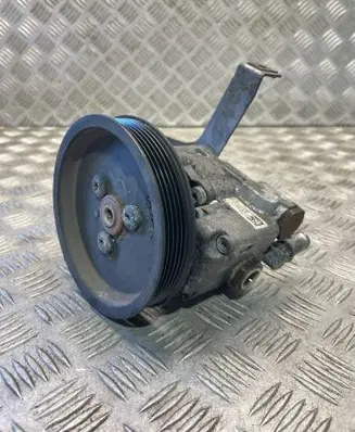 BMW 5 E60 E61 Power steering pump 6781486