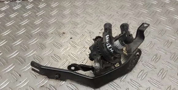 Toyota RAV 4 (XA40) Electric auxiliary coolant/water pump 0641001301