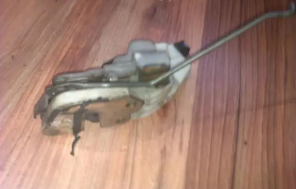 Mitsubishi Galant Front door lock