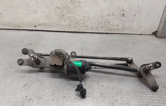 KIA Sorento Front wiper linkage and motor 981003E100