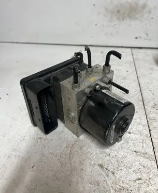 BMW 1 E81 E87 ABS Pump 6777159 10096008383
