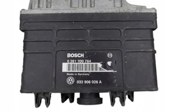 Volkswagen Golf III Engine control unit/module 032906026A