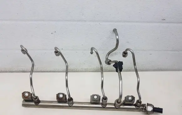 Fuel main line pipe