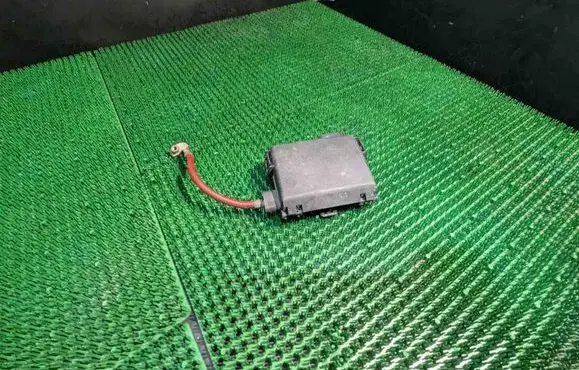 Audi A3 S3 8L Fuse module 1J0937550