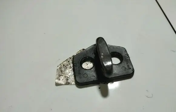 Volvo S60 Front door lock loop/hook striker 30661367
