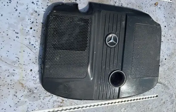 Mercedes-Benz C W204 Engine cover (trim) 0810102167 171504 FE10MD20