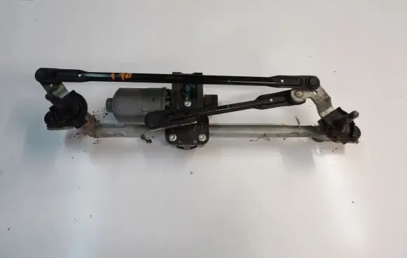 Hyundai i10 Front wiper linkage and motor